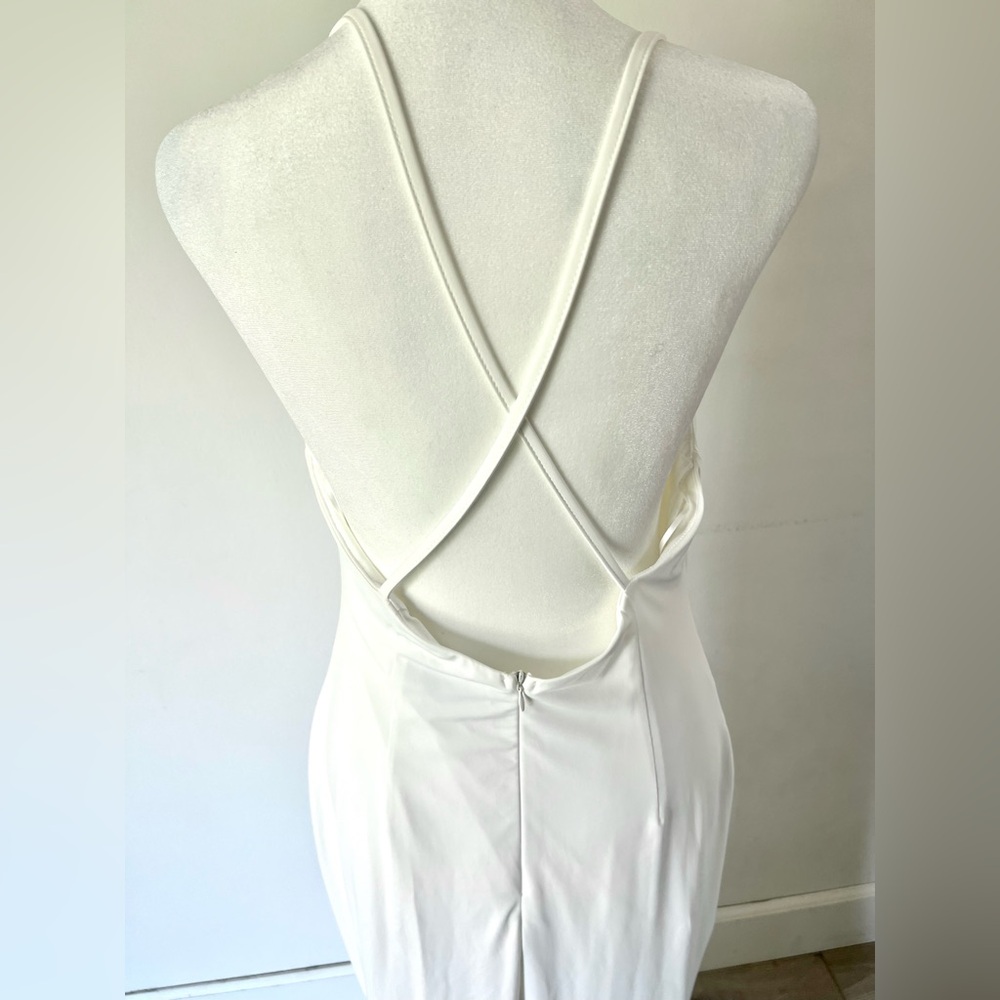 Elegant White Maxi Slip Dress with Spaghetti Straps - Picture 7 of 10